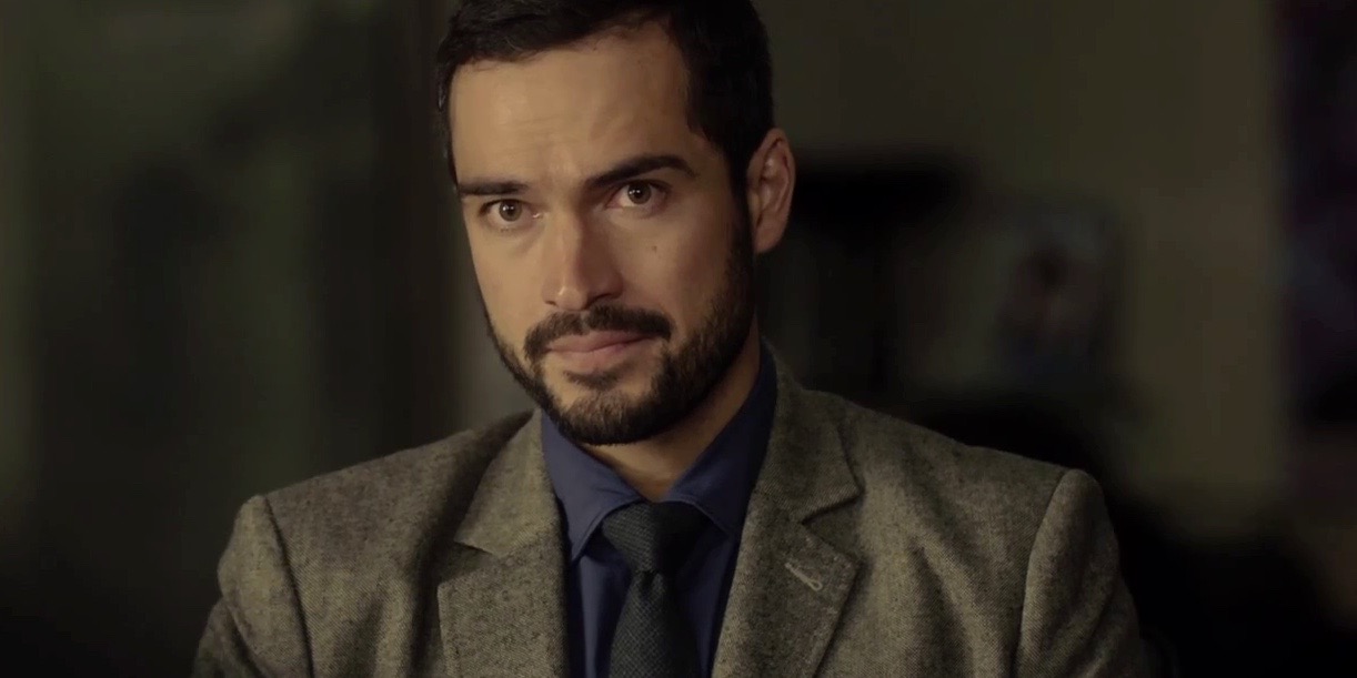 alfonso-herrera-in-la-dictadura-perfecta