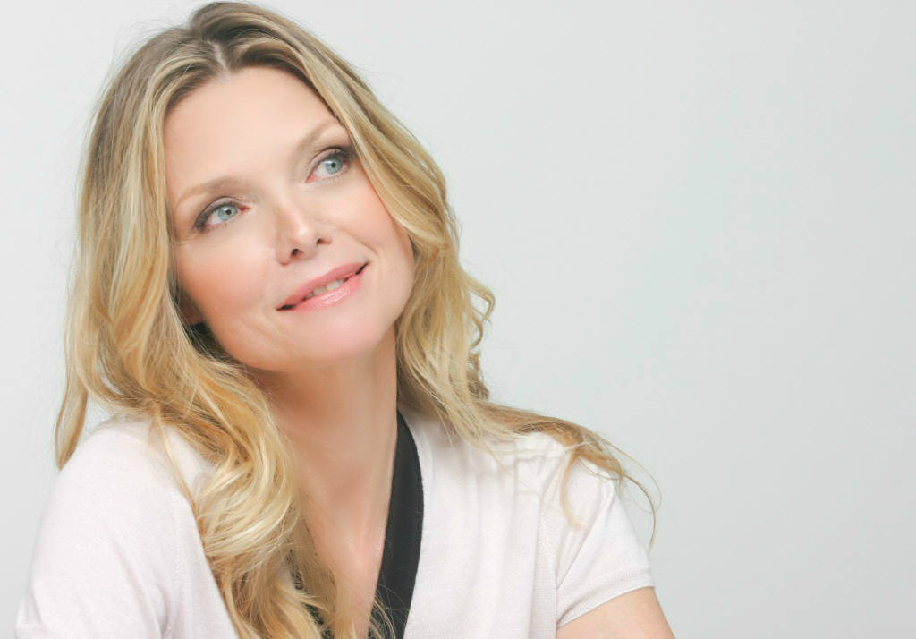 Michelle-Pfeiffer-michelle-pfeiffer-31140707-1024-768