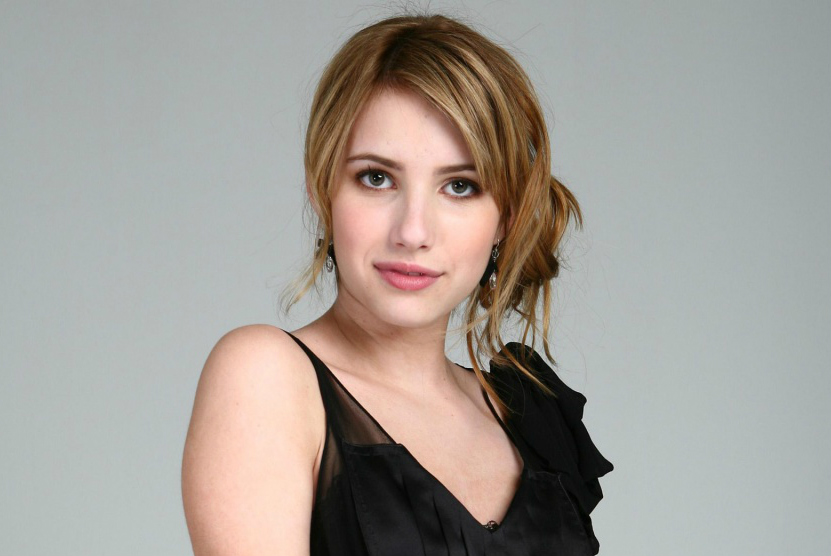 emma_roberts_in_black-1024x768 (1)