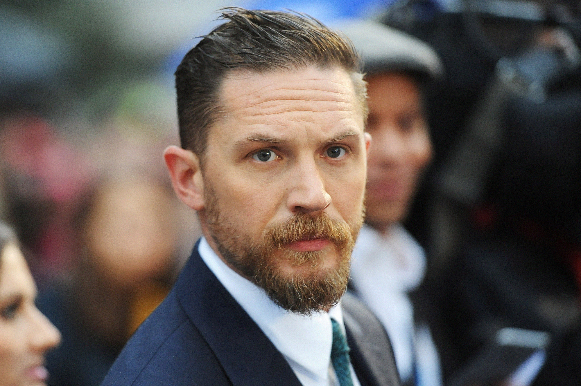 tom-hardy-as-bond-02