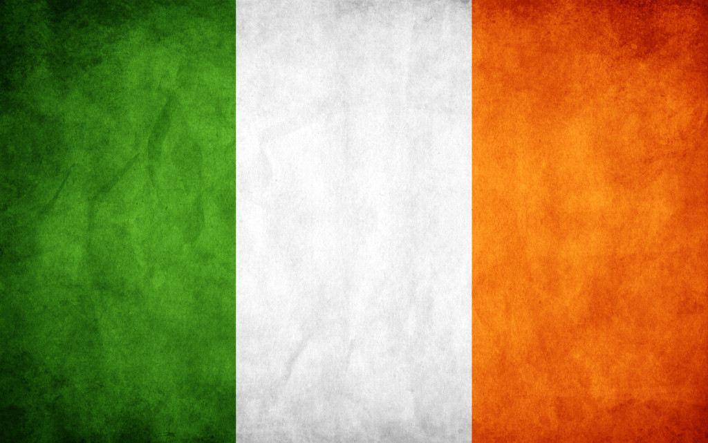 ireland_grunge_flag_by_think0