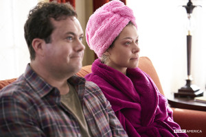 Sarah (TATIANA MASLANY)