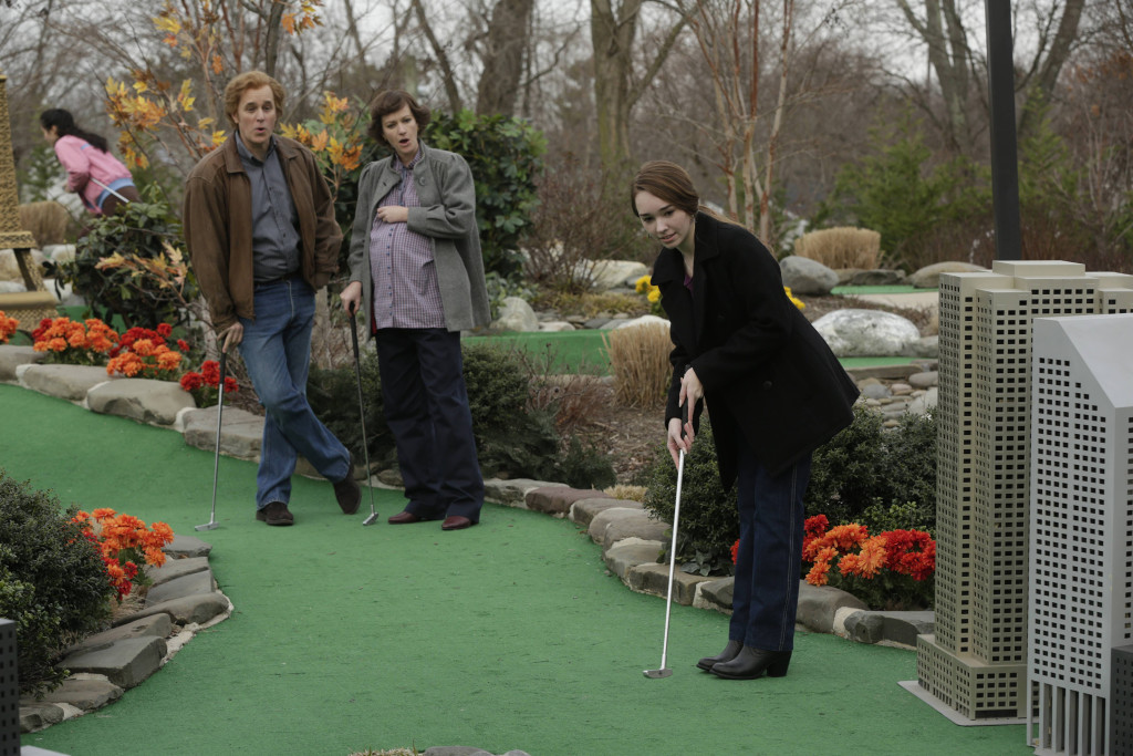 THE AMERICANS -- "The Magic of David Copperfield V. The Statue of Liberty Disappears" Episode 408 (Airs, Wednesday, May 4, 10:00 pm/ep) -- Pictured: (l-r) Kelly AuCoin as Pastor Tim, Suzy Jane Hunt as Alice, Holly Taylor as Paige Jennings. CR: Patrick Harbron/FX