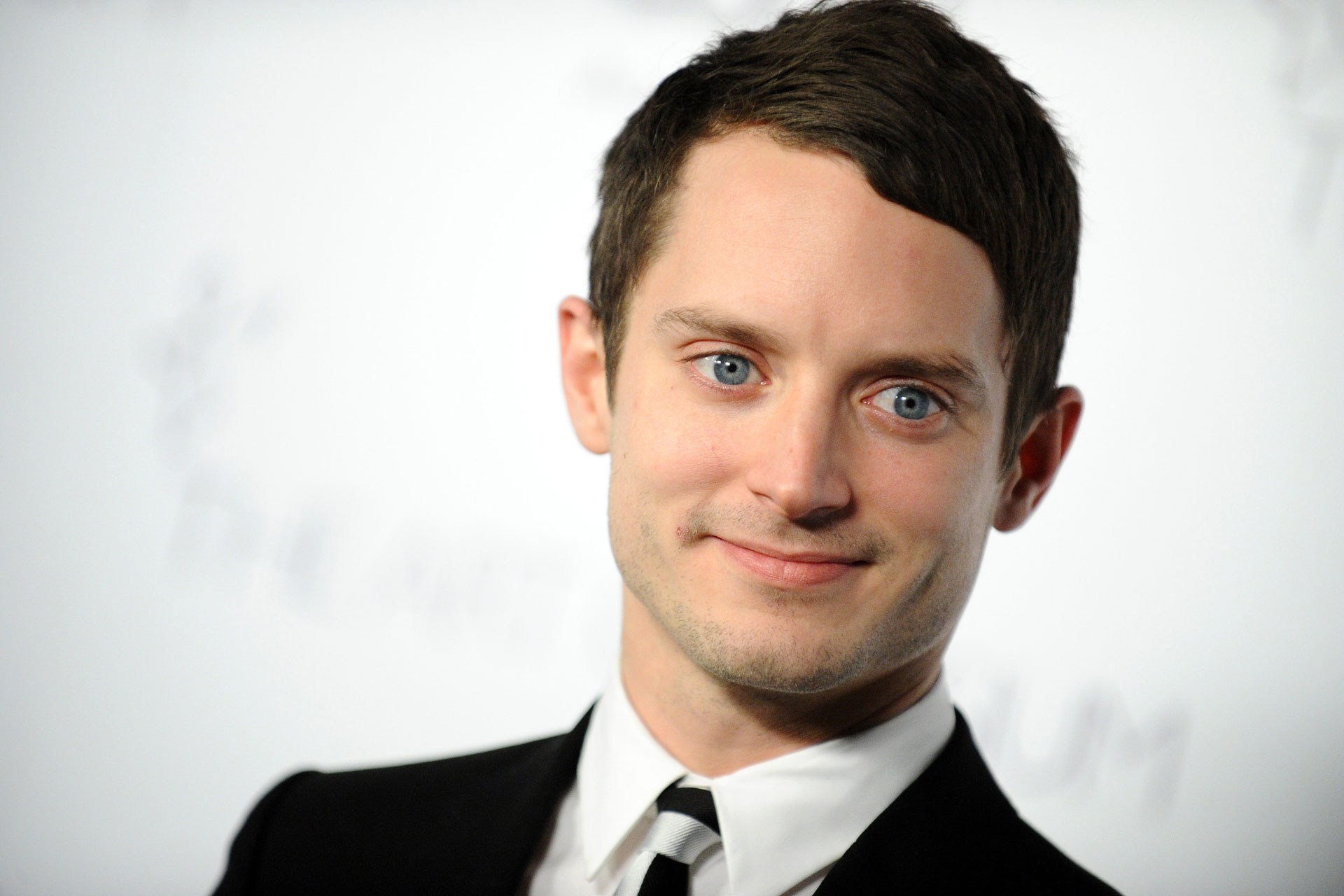 elijah-wood-vogue-7aug13-pr_b