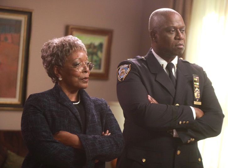 BROOKLYN NINE NINE Review "Your Honor" / "The Slaughterhouse" The