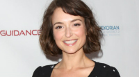 milana vayntrub small