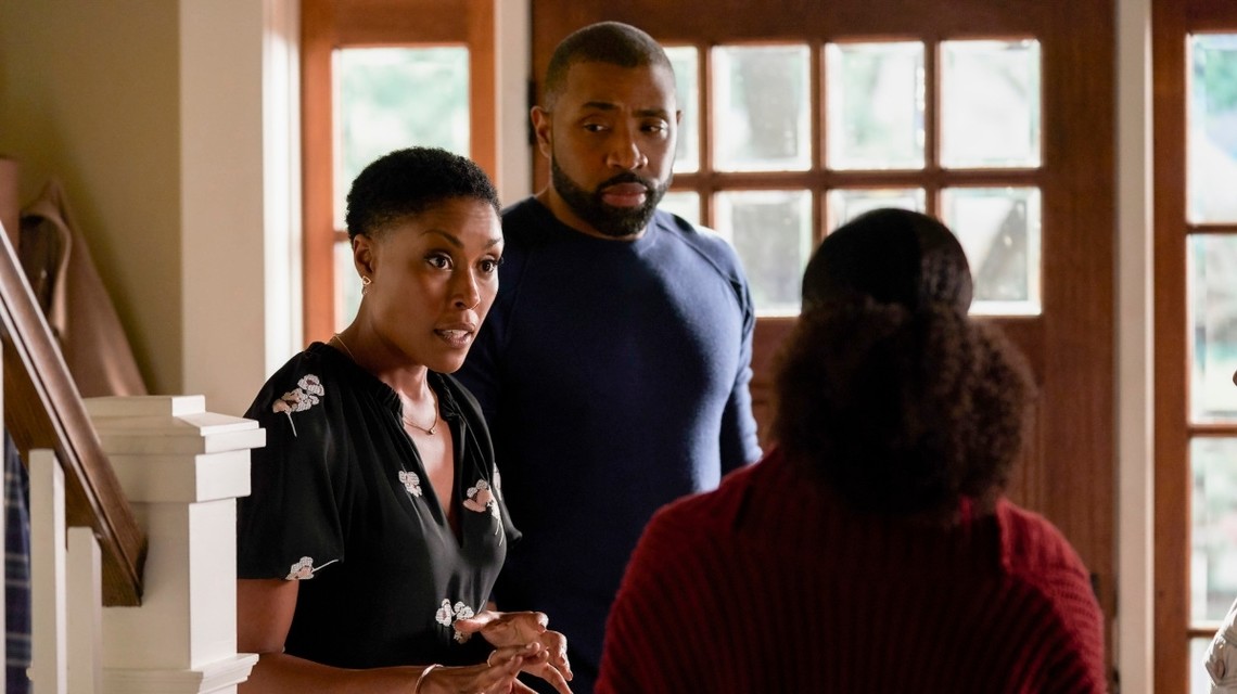 BLACK LIGHTNING Review: 